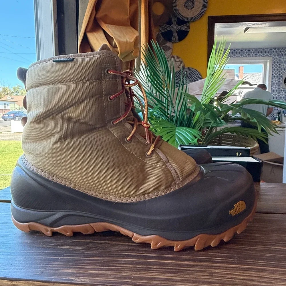 The North Face Chilkat Waterproof Insulated Snow Boots Tan Brown Mens